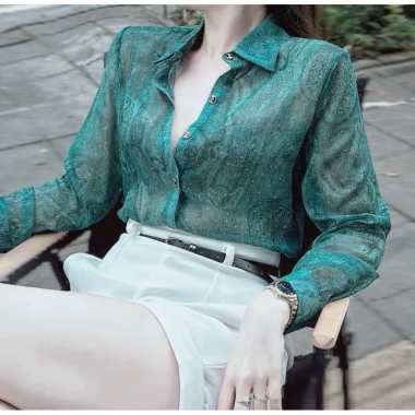 Áo sơmi nữ dài tay tơ nhăn đính đá xanh lá - phong cách công sở NQT mỏng nhẹ