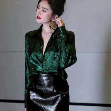 Áo sơmi nữ dài tay tơ nhũ trơn xanh lá NQT Boutique – phong cách công sở, giảm giá 20%