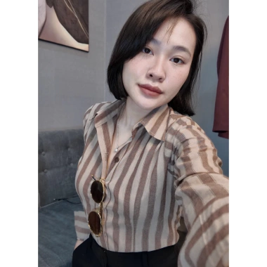 Áo Sơmi sọc to nữ dài tay form ôm chất thô Suongg Women giá 289.000 VND