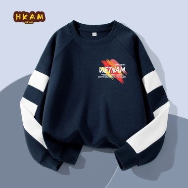 Áo Sweater bé trai HKAM nỉ tay chắp vá, thoải mái, in thể thao – Giá 210.000đ