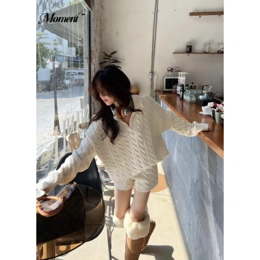 Áo Sweater Dệt Kim Cổ Bẻ Dáng Ôm - Phong Cách Hàn Quốc Thu Đông 2.023 Giá 124k 3 Áo Sweater Dệt Kim Cổ Bẻ Dáng Ôm - Phong Cách Hàn Quốc Thu Đông 2.023 Giá 124k 3