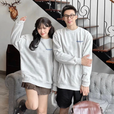 Áo Sweater Nam Nữ 2.025 RTOML 320GSM Chữ Tinh Xảo Thiết Kế Tối Giản Cao Cấp Giá 119.999₫