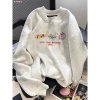 Áo Sweater Nữ 2.025 Xám Nhạt In Mèo Cartoon Dễ Thương Oversize Unisex 320GSM 100% Xơ Bông Local Brand RTOML - 119.999 VND