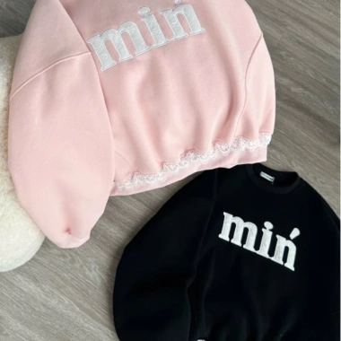 Áo Sweater Nữ Form Boxy Thêu Chữ Min Dễ Thương Năng Động - Giá 169.750₫, Phối Đồ Đi Học, Chơi, Café