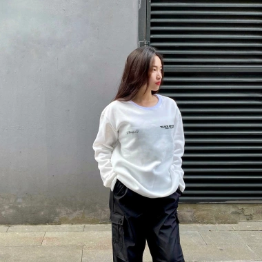 Áo Sweater Simple Flower nỉ bông form rộng Unisex Cotton thu đông RTOML 119.999₫ 5 Áo Sweater Simple Flower nỉ bông form rộng Unisex Cotton thu đông RTOML 119.999₫ 5