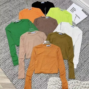 Áo tăm cổ tròn xỏ ngón dáng croptop nữ nhẹ, thoáng mát - Giá chỉ 89.700 VND 5