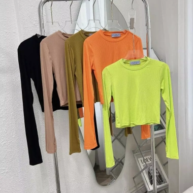 Áo tăm cổ tròn xỏ ngón dáng croptop nữ nhẹ, thoáng mát - Giá chỉ 89.700 VND 6