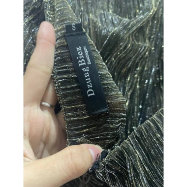 Áo thiết kế dzung biez sz s giảm còn 350k - Giá gốc 900k, phong cách trẻ trung và thoải mái 5 Áo thiết kế dzung biez sz s giảm còn 350k - Giá gốc 900k, phong cách trẻ trung và thoải mái 5