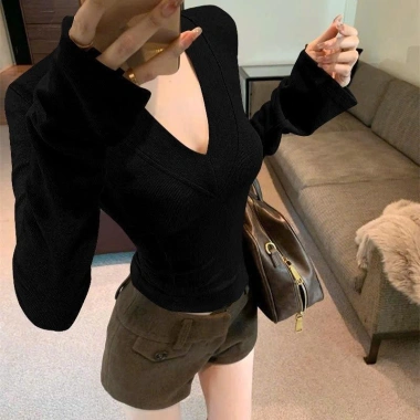 Áo thu đông dài tay nữ cổ V ôm body sexy, co giãn, tôn dáng - KUNKUN SP355 89.000₫ 8