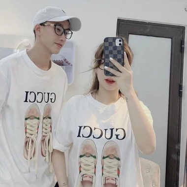 Áo thun cá tính hình đôi giày xinh - Áo phông chữ đôi giày, giam gia, chỉ 110.400 VND