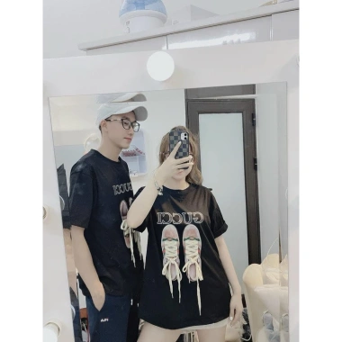 Áo thun cá tính hình đôi giày xinh - Áo phông chữ đôi giày, giam gia, chỉ 110.400 VND