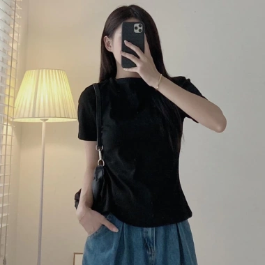 Áo thun cao cổ tay ngắn form ôm body, basic, giảm giá 75.000đ - Giá gốc 97.500đ 3 Áo thun cao cổ tay ngắn form ôm body, basic, giảm giá 75.000đ - Giá gốc 97.500đ 3