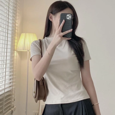 Áo thun cao cổ tay ngắn form ôm body, basic, giảm giá 75.000đ - Giá gốc 97.500đ