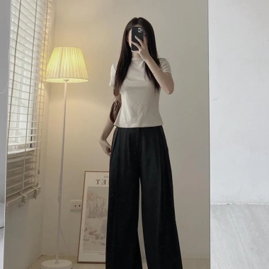 Áo thun cao cổ tay ngắn form ôm body, basic, giảm giá 75.000đ - Giá gốc 97.500đ
