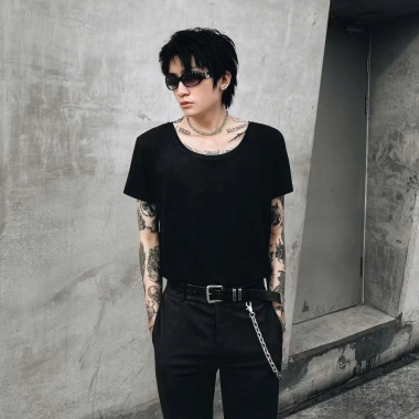 Áo Thun Cổ Rộng Nam Nữ Basic Cotton Tay Ngắn Slimfit Đen Trắng Giá 105k