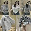 Áo thun dài tay cổ tròn form rộng thêu chuột Mickey co dãn 4 chiều Giá ưu đãi 79.000₫ 2