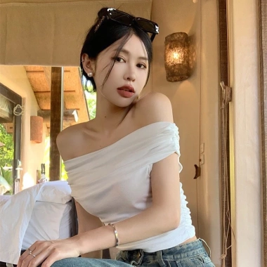 Áo thun dáng ngắn siêu co giãn trễ vai ôm body nữ phong cách Hàn Quốc hottrend mùa hè – giá chỉ 109.000₫ NGOMINH SP140 3