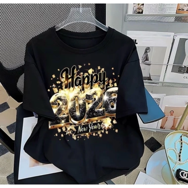 Áo thun form rộng Happy New Year 2.026 nam nữ - Bộ sưu tập độc quyền RTOML, giá 69.000₫ (giảm từ 86.940₫)