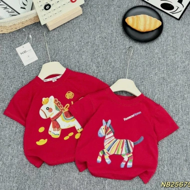 Áo thun gia đình họa tiết ngựa may mắn đỏ Tết, mềm mát cotton 8‑75kg - MinBee 109k 7 Áo thun gia đình họa tiết ngựa may mắn đỏ Tết, mềm mát cotton 8‑75kg - MinBee 109k 7