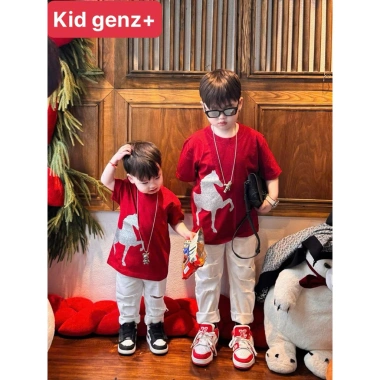 Áo thun gia đình ngựa nhũ unisex form xuông cho mẹ và bé Kid GenZ giảm giá 185.000