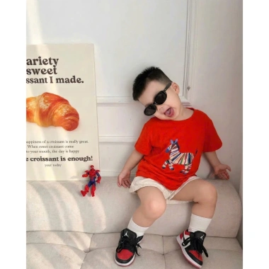 Áo Thun Gia Đình Unisex Đỏ Cổ Tròn Ngắn Tay In Ngựa Vằn Đa Sắc Cotton Thoáng Mát 95k 6