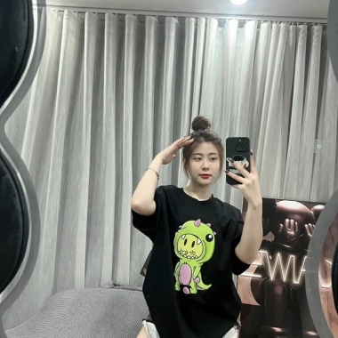 Áo thun họa hình khủng long đa màu, chất liệu mềm, giảm giá 18% - Chỉ 89.700₫