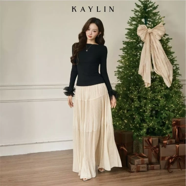 Áo thun KAYLIN tay dài phối hoa, ôm form, vải thun mây co giãn, thanh lịch BST 11/2.025 422.000₫ 5 Áo thun KAYLIN tay dài phối hoa, ôm form, vải thun mây co giãn, thanh lịch BST 11/2.025 422.000₫ 5
