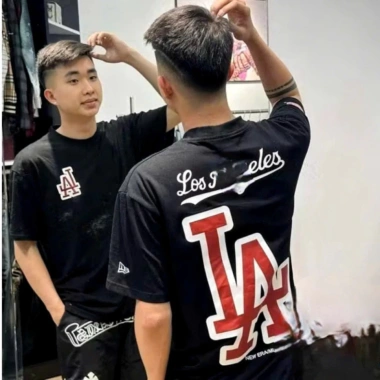 Áo Thun Nam Nữ L.A Đôi Hot Trend - Phong Cách Mới, Giá 64.740₫ Giảm Sốc 5 Áo Thun Nam Nữ L.A Đôi Hot Trend - Phong Cách Mới, Giá 64.740₫ Giảm Sốc 5
