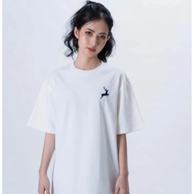 Áo thun nữ form rộng Oveszie anime logo hươu tuyết dễ thương - RTOML 69.000đ