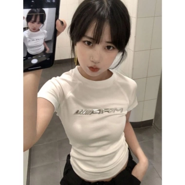 Áo thun ôm body ngắn croptop cộc tay babytee, chữ bạc nổi - Giá 119k (giảm từ 152k)