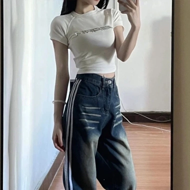 Áo thun ôm body ngắn croptop cộc tay babytee, chữ bạc nổi - Giá 119k (giảm từ 152k) 8 Áo thun ôm body ngắn croptop cộc tay babytee, chữ bạc nổi - Giá 119k (giảm từ 152k) 8