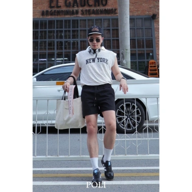 Áo thun sát nách tanktop POLI chữ form rộng - Giá chỉ 472k, giảm mạnh 3 Áo thun sát nách tanktop POLI chữ form rộng - Giá chỉ 472k, giảm mạnh 3