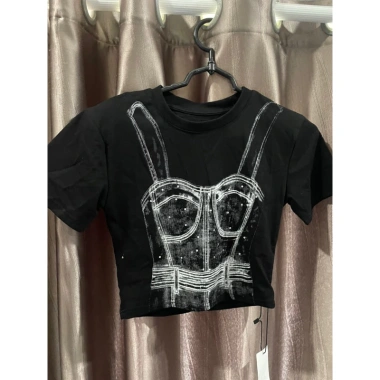 Áo thun size S cầu vai Yến Nguyễn – Giá chỉ 380.000đ, giảm tới 110.200đ 2 Áo thun size S cầu vai Yến Nguyễn – Giá chỉ 380.000đ, giảm tới 110.200đ 2