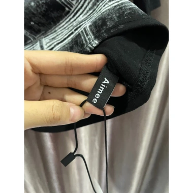Áo thun size S cầu vai Yến Nguyễn – Giá chỉ 380.000đ, giảm tới 110.200đ