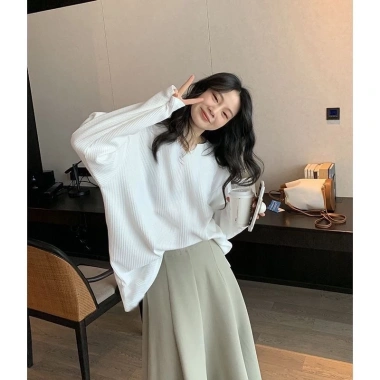 Áo Thun Tay Dài Form Rộng Unisex Oversize Cổ V Trơn Mịn Co Giãn QMT 13 Giá 129k 2