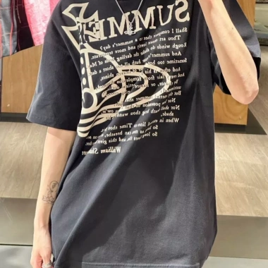 Áo thun Vivienne Westwood nữ logo, chất lượng cao, phù hợp cặp đôi - Giá 212.987₫ 2 Áo thun Vivienne Westwood nữ logo, chất lượng cao, phù hợp cặp đôi - Giá 212.987₫ 2