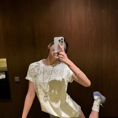 Áo thun Vivienne Westwood nữ logo, chất lượng cao, phù hợp cặp đôi - Giá 212.987₫ 6 Áo thun Vivienne Westwood nữ logo, chất lượng cao, phù hợp cặp đôi - Giá 212.987₫ 6