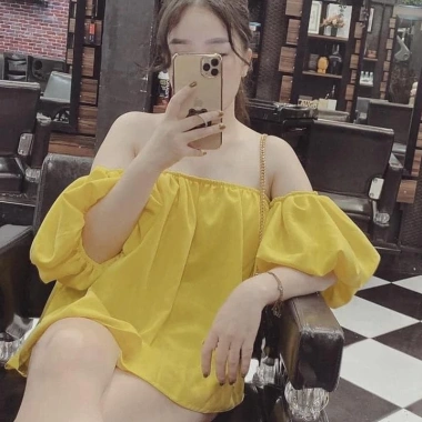Áo trễ vai tay bồng mềm mại, giảm giá 20% chỉ 82.800đ - Loại Đẹp Áo trễ vai tay bồng mềm mại, giảm giá 20% chỉ 82.800đ - Loại Đẹp