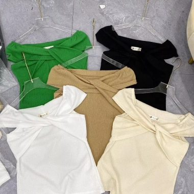 Áo trễ vai xốp xoắn chéo sexy, thiết kế quyến rũ, giảm giá, chỉ 103.500đ cho nữ thời trang 6 Áo trễ vai xốp xoắn chéo sexy, thiết kế quyến rũ, giảm giá, chỉ 103.500đ cho nữ thời trang 6