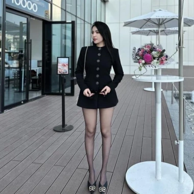 Áo vest basic nữ chất tuyết mưa đen khuy bọc, đệm vai giữ phom - Giá chỉ 385.480₫ - Hori Store 8 Áo vest basic nữ chất tuyết mưa đen khuy bọc, đệm vai giữ phom - Giá chỉ 385.480₫ - Hori Store 8