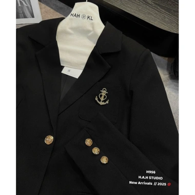 Áo vest blazer nam khuy đồng đính tang mỏ leo - Sang chảnh, giảm còn 700k