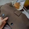 Áo vest blazer nữ Hàn Quốc, túi nắp 2 lớp, tay gập, phối màu 3 khuy, giá 279.000 VND 4