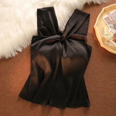 Áo vest cổ yếm không tay mùa hè 2.025 ôm sát eo, crop ngắn, giá chỉ 197.965 VND 10 Áo vest cổ yếm không tay mùa hè 2.025 ôm sát eo, crop ngắn, giá chỉ 197.965 VND 10