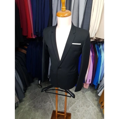 Áo vest nam ôm body đen 3 lớp đệm ngực, độn vai tạo form chuẩn, kèm cà vạt và hộp đựng - Giá chỉ 699.000₫