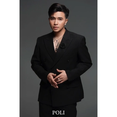 Áo Vest nam POLI đen 6 nút sang trọng – Giảm giá sâu, chỉ 680.000₫