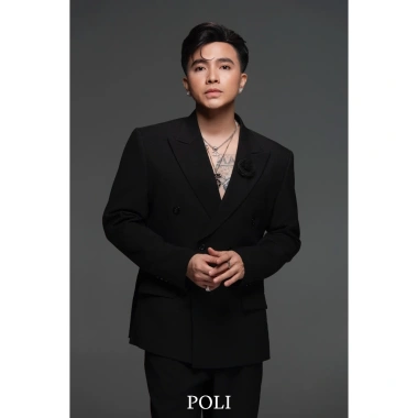 Áo Vest nam POLI đen 6 nút sang trọng – Giảm giá sâu, chỉ 680.000₫ 5 Áo Vest nam POLI đen 6 nút sang trọng – Giảm giá sâu, chỉ 680.000₫ 5