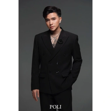 Áo Vest nam POLI đen 6 nút sang trọng – Giảm giá sâu, chỉ 680.000₫ 8 Áo Vest nam POLI đen 6 nút sang trọng – Giảm giá sâu, chỉ 680.000₫ 8