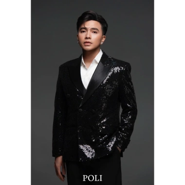 Áo vest nam POLI kim sa lấp lánh sang trọng, giá ưu đãi 1.720.000đ 4 Áo vest nam POLI kim sa lấp lánh sang trọng, giá ưu đãi 1.720.000đ 4