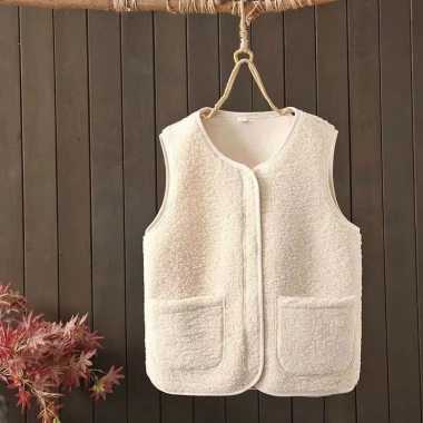 Áo vest nữ thời trang ấm áp, phù hợp đi ngoài – Giá ưu đãi 151,200₫