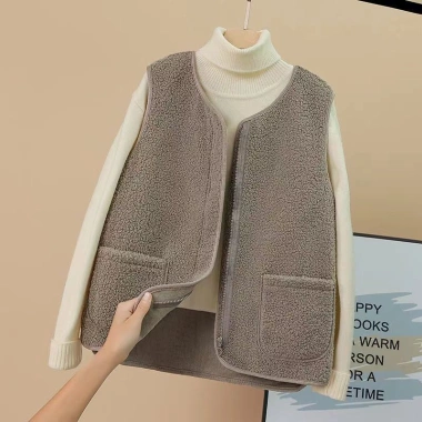 Áo vest nữ thời trang ấm áp, phù hợp đi ngoài – Giá ưu đãi 151,200₫ 9 Áo vest nữ thời trang ấm áp, phù hợp đi ngoài – Giá ưu đãi 151,200₫ 9